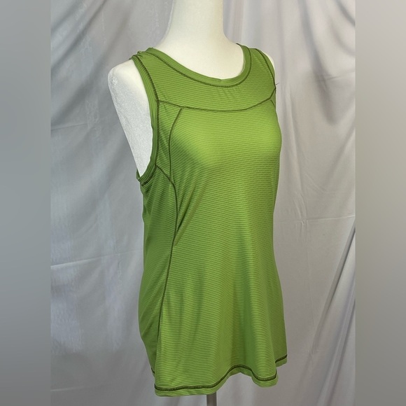 Columbia Tops - Columbia Omni-wick performance green tank top Women’s large
